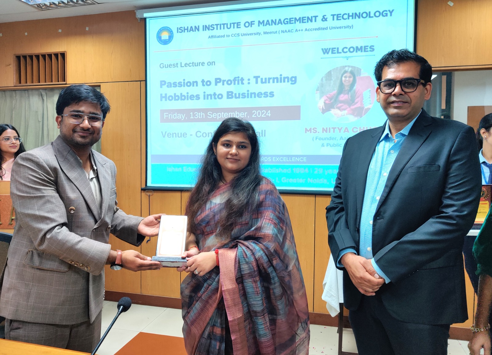 Top management college in Delhi NCR organizing expert session